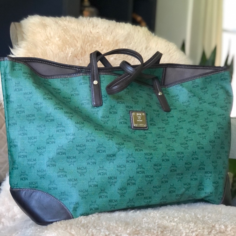 🥰Beautiful Auth MCM Bag!😍
